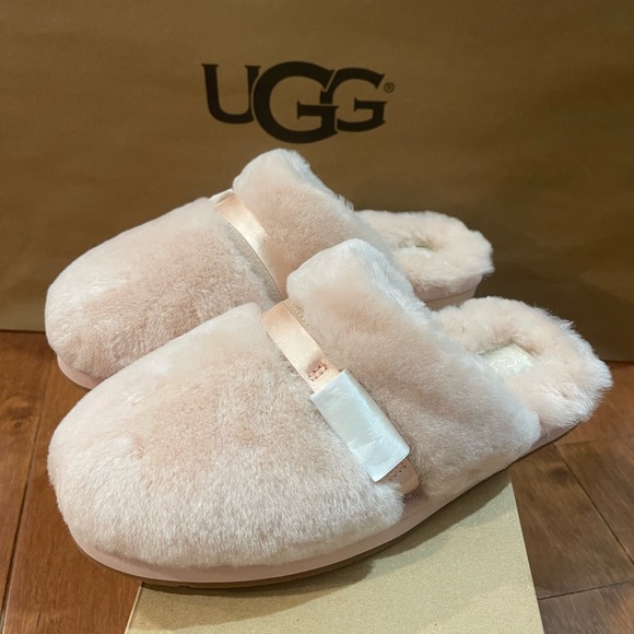 UGG W DALLA UGG METAL GRAPHIC VARIOUS SIZES - Picture 2 of 6